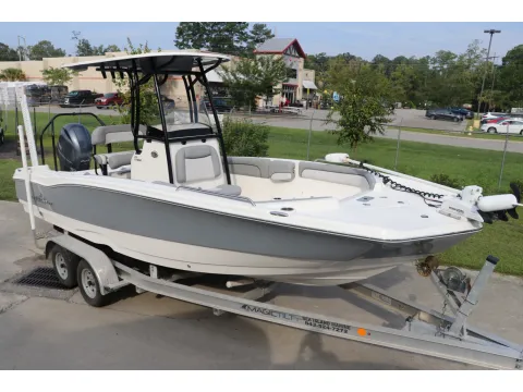 Another view of 2022 NauticStar 231 Hybrid for sale in Bluffton, SC at Longshore Boats Bluffton