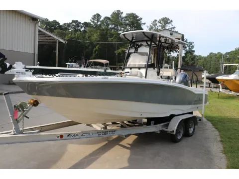 More photos of 2022 NauticStar 231 Hybrid at Longshore Boats Bluffton, SC