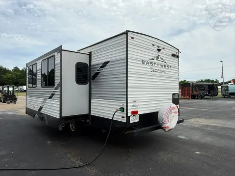 More photos of 2023 East To West Della Terra 261RBS at Liberty Trail RV - Canton, TX