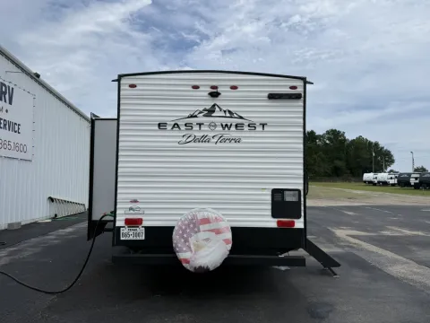 More photos of 2023 East To West Della Terra 261RBS at Liberty Trail RV - Canton, TX