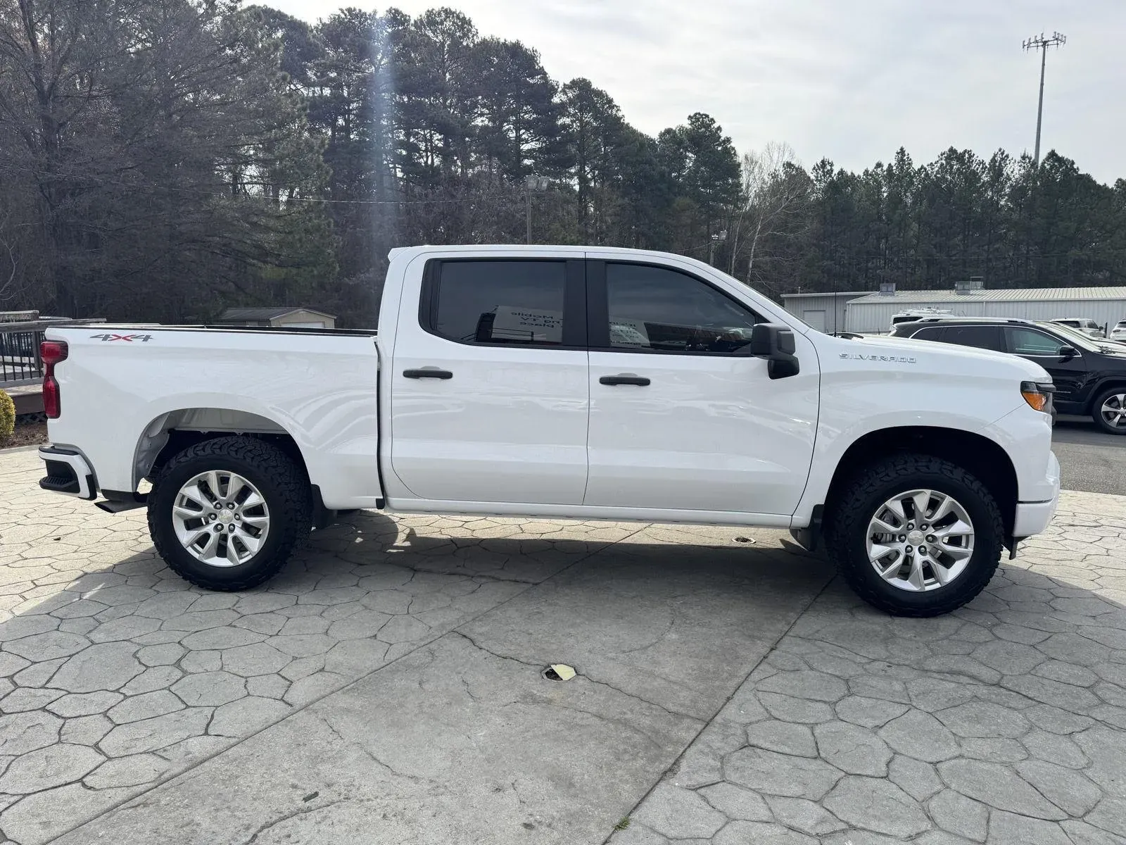 2023 Chevrolet Silverado 1500 Custom - Photo 18