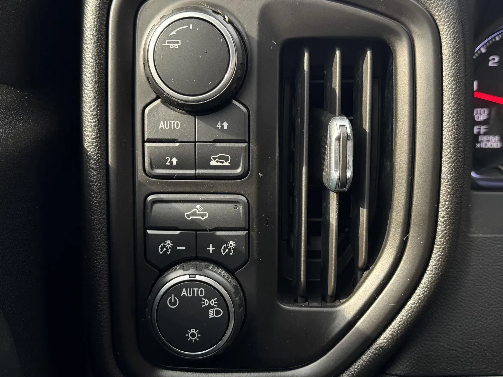 2023 Chevrolet Silverado 1500 Custom - Photo 24