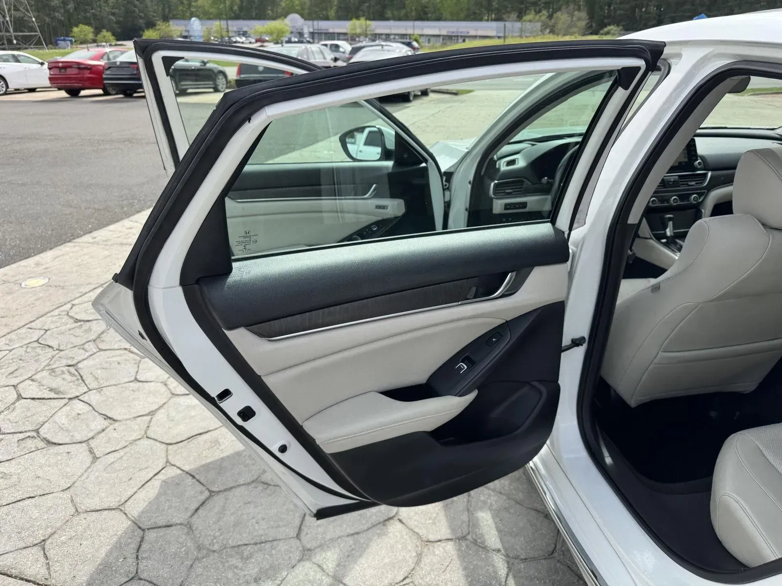 2018 Honda Accord Touring - Photo 8