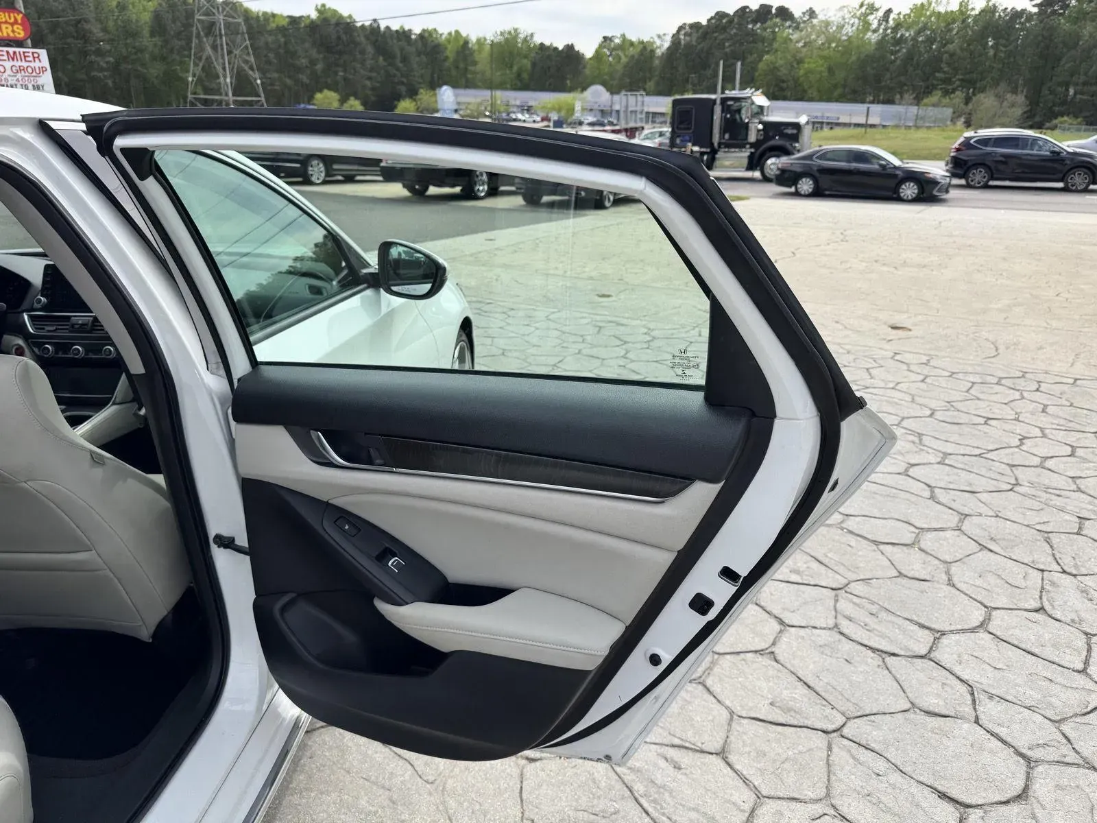 2018 Honda Accord Touring - Photo 16