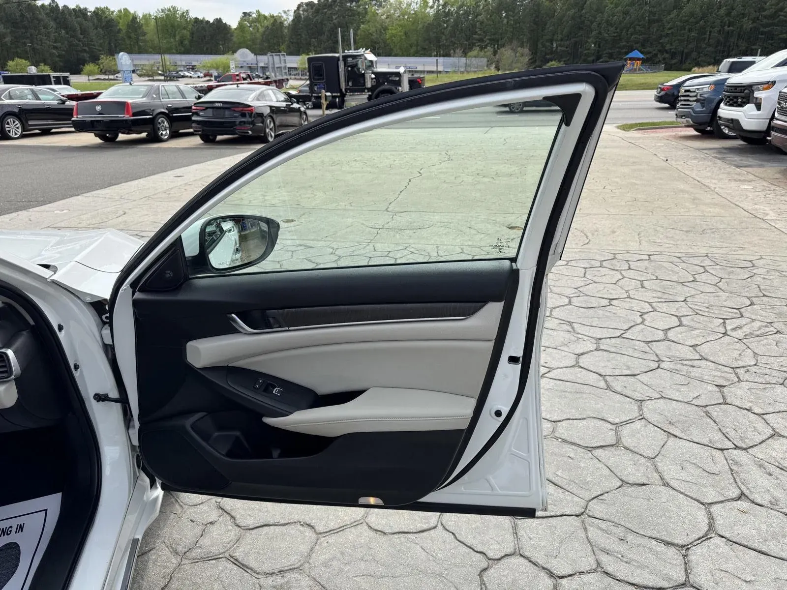 2018 Honda Accord Touring - Photo 18