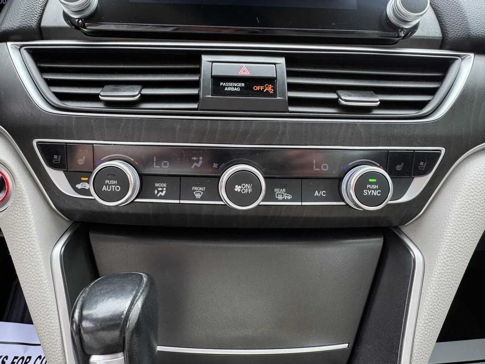 2018 Honda Accord Touring - Photo 24