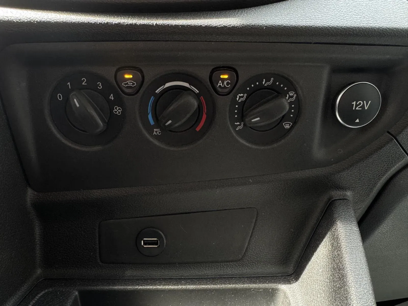 2019 Ford Transit Van Base - Photo 17