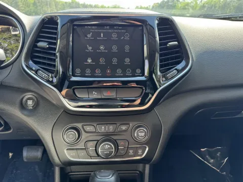 More photos of 2019 Jeep Cherokee Limited at Premier Auto Group, NC