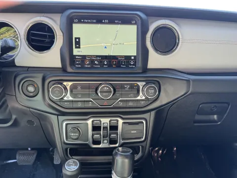 More photos of 2022 Jeep Gladiator High Altitude at Premier Auto Group, NC