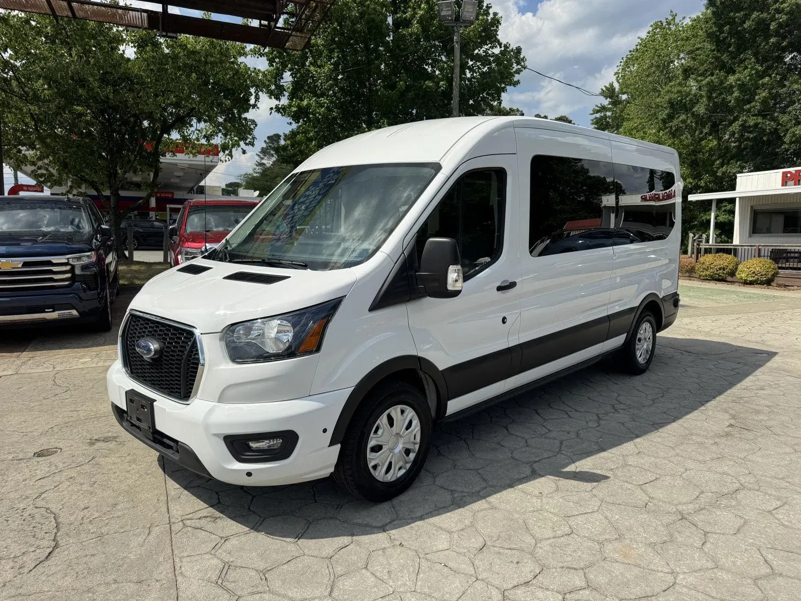 2024 Ford Transit Passenger Van XLT - Photo 6