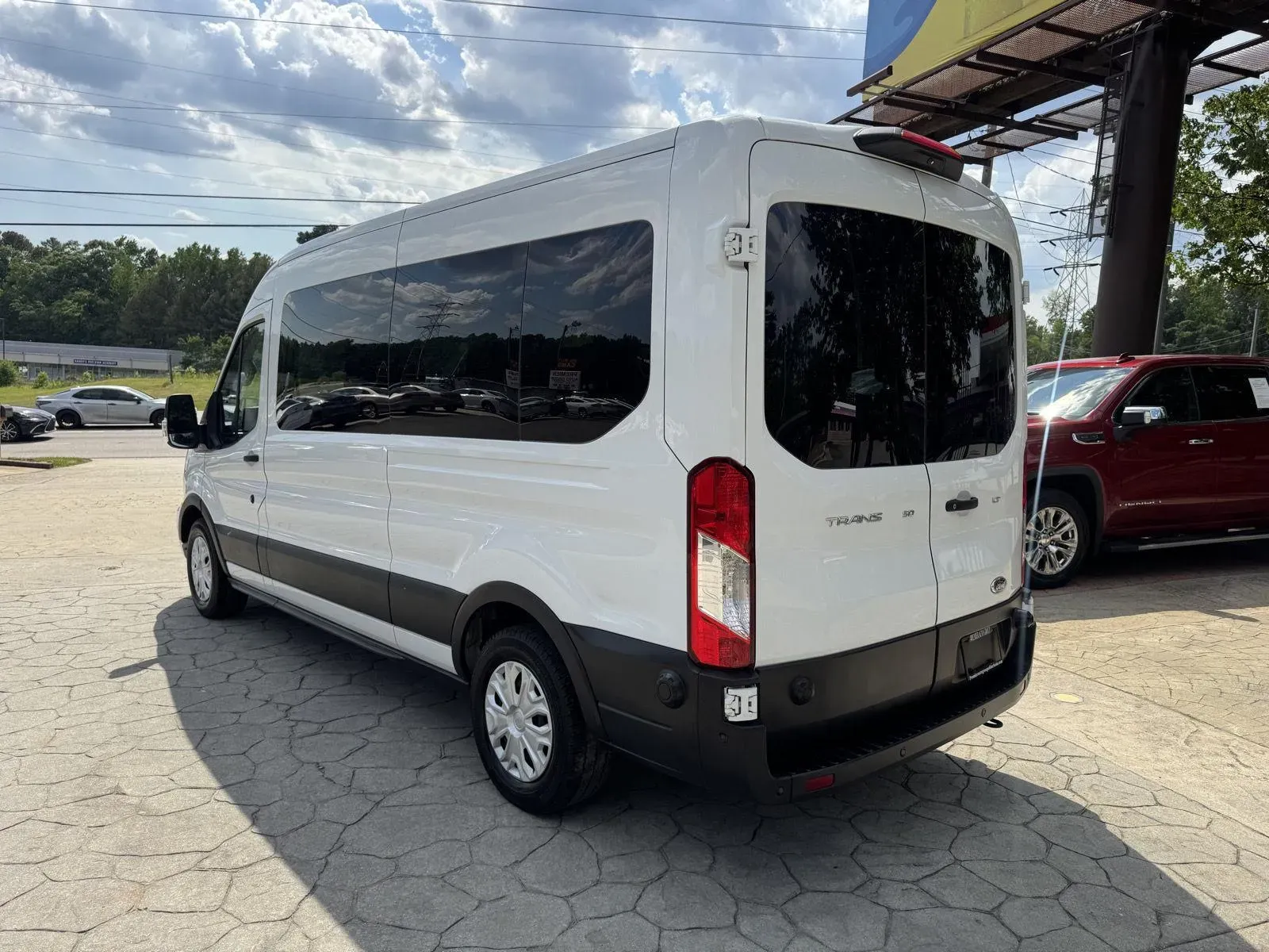 2024 Ford Transit Passenger Van XLT - Photo 7