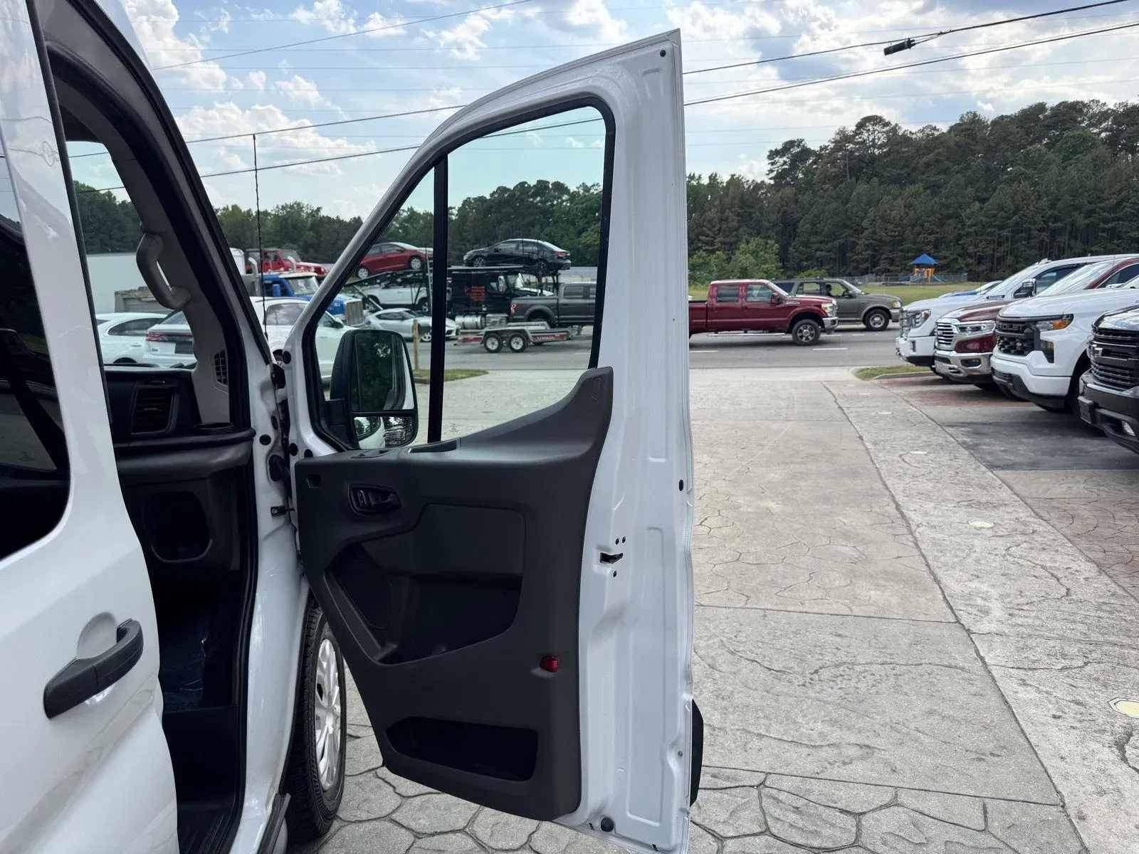 2024 Ford Transit Passenger Van XLT - Photo 15