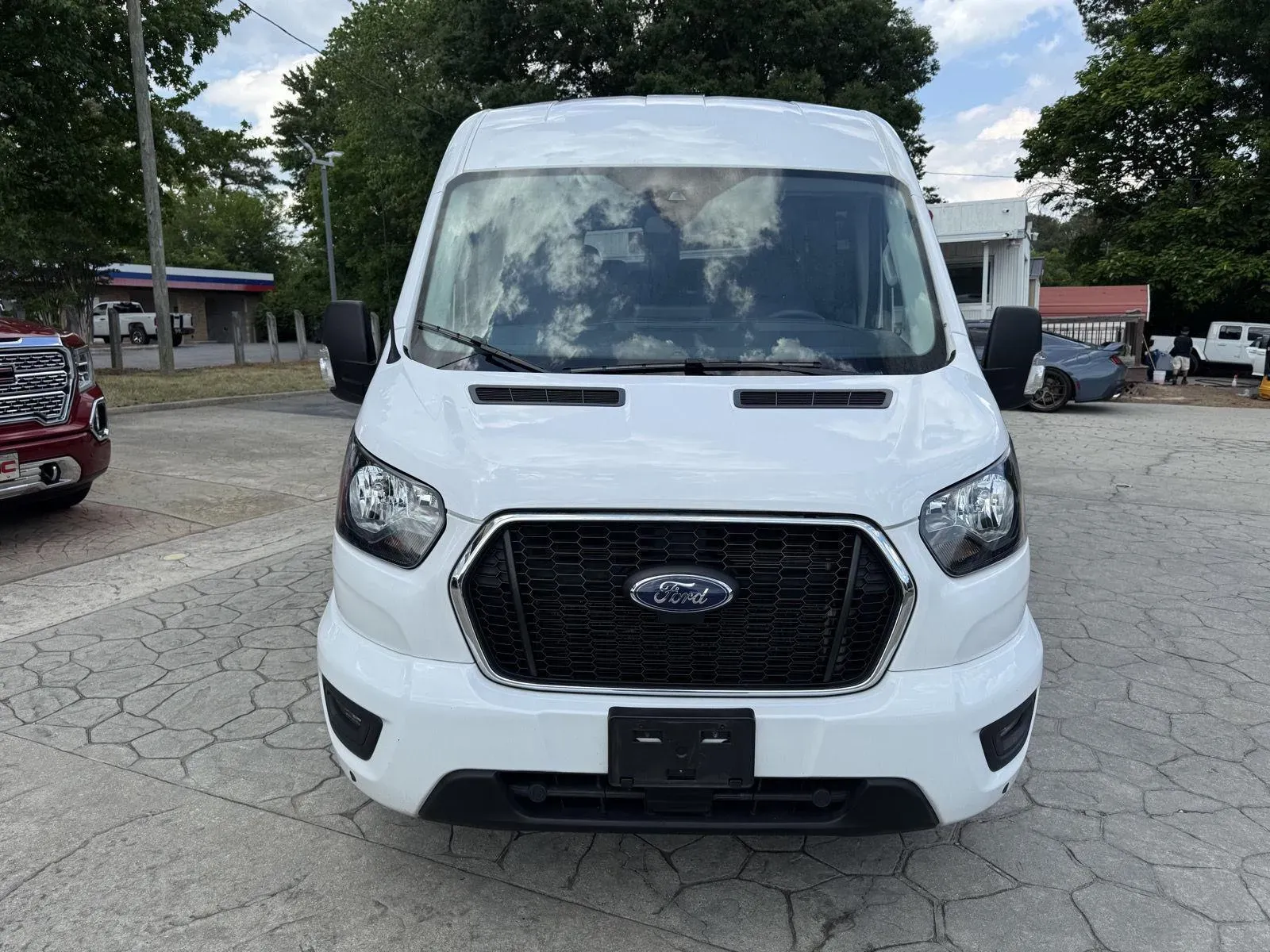 2024 Ford Transit Passenger Van XLT - Photo 16