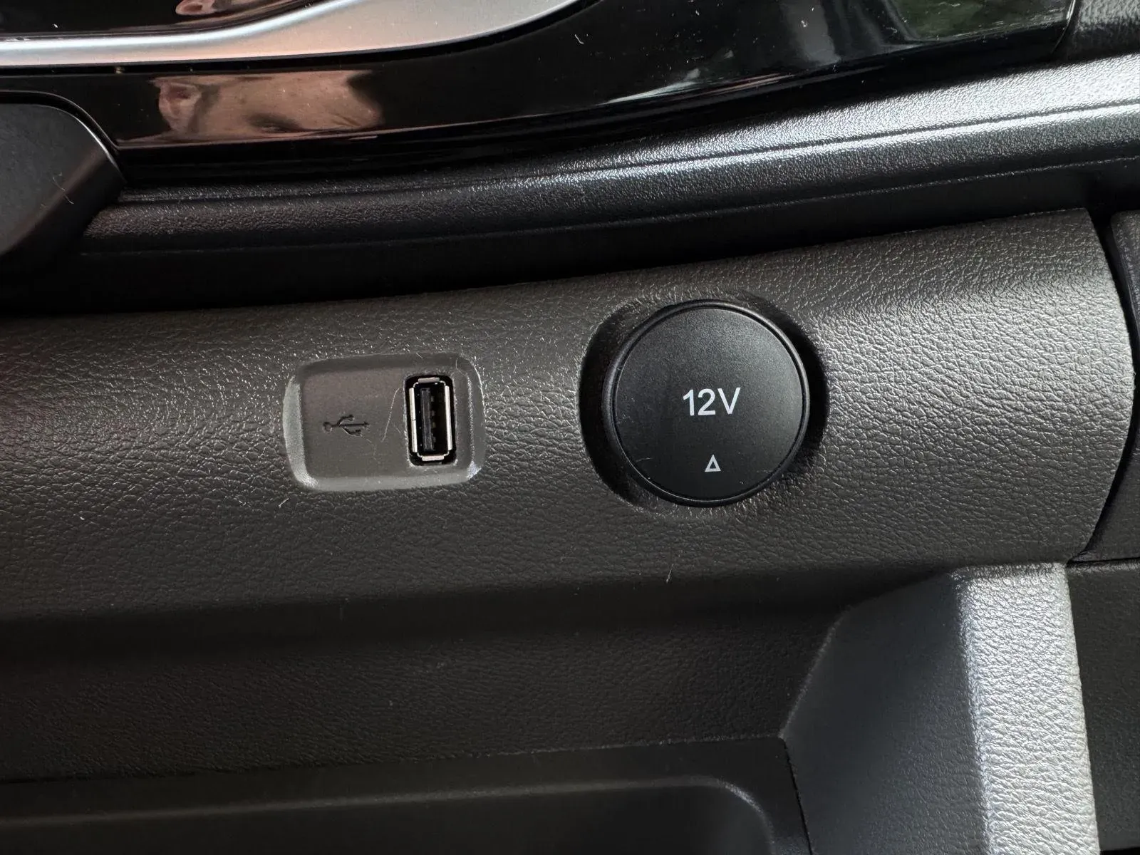 2024 Ford Transit Passenger Van XLT - Photo 22