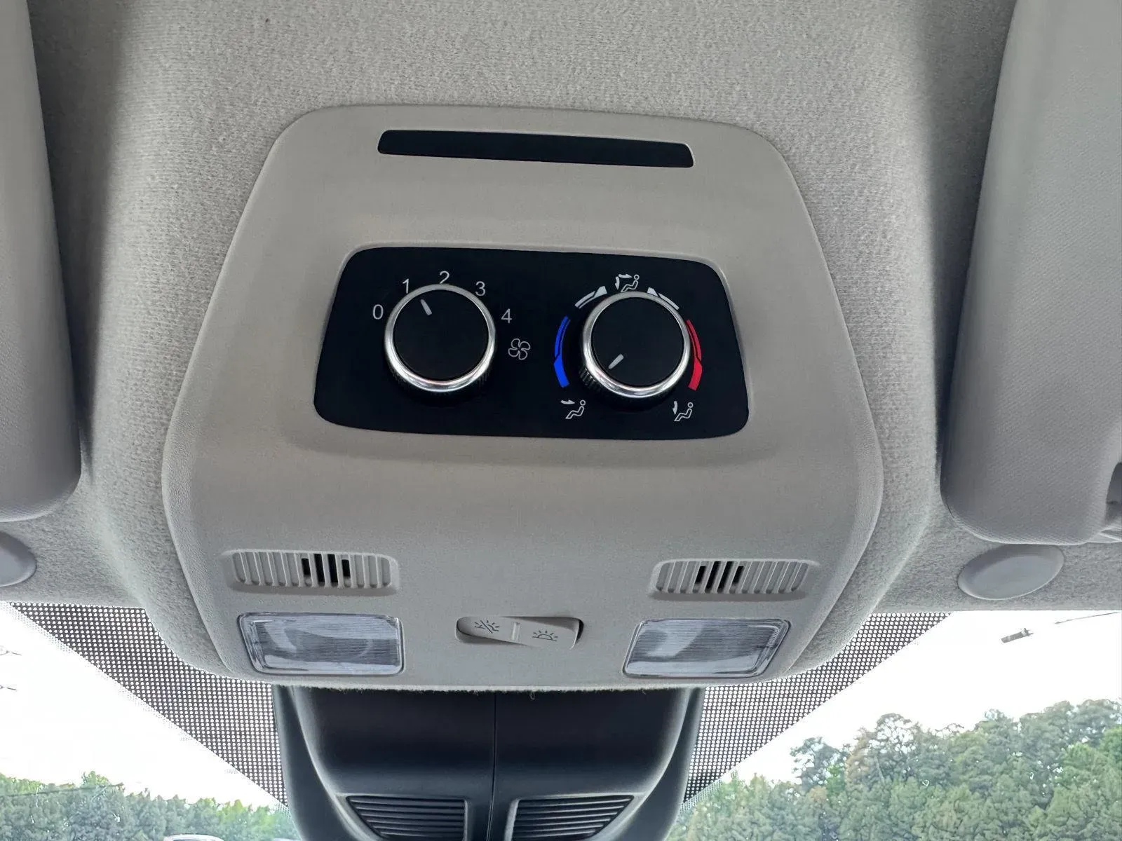 2024 Ford Transit Passenger Van XLT - Photo 23