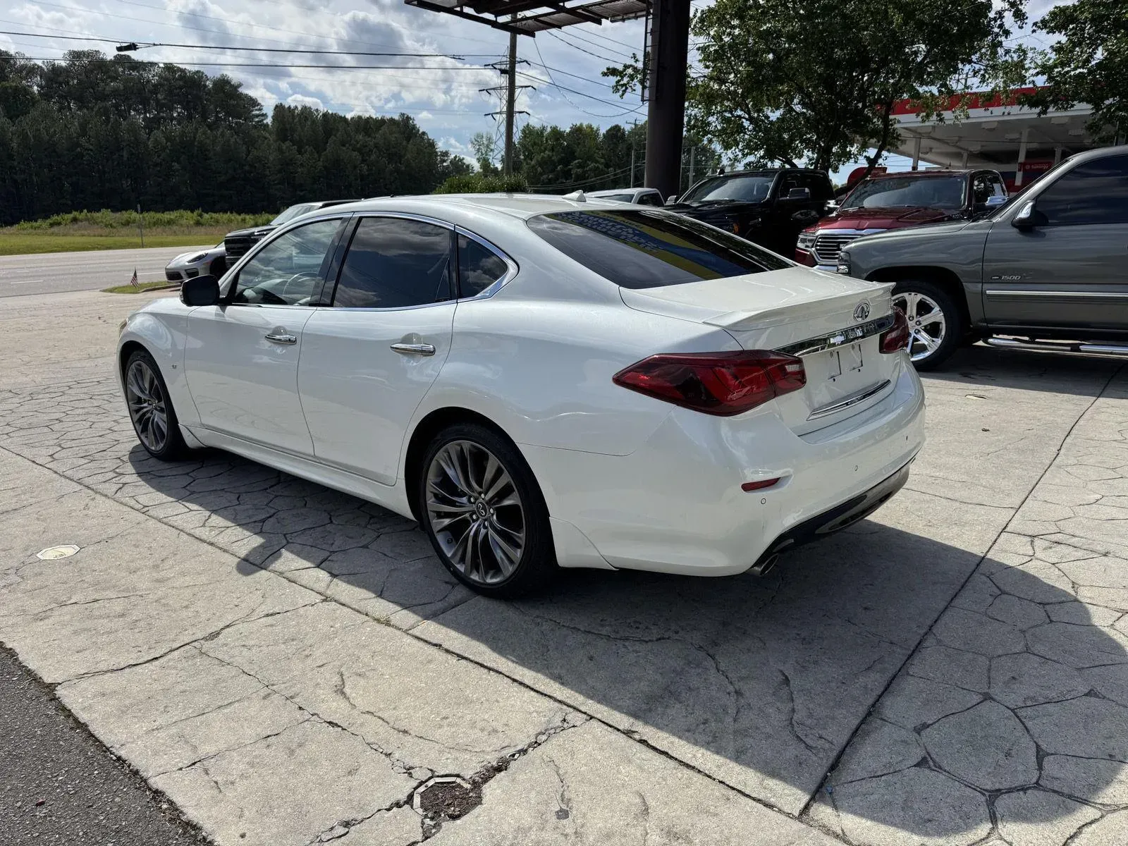 2018 INFINITI Q70 LUXE - Photo 10