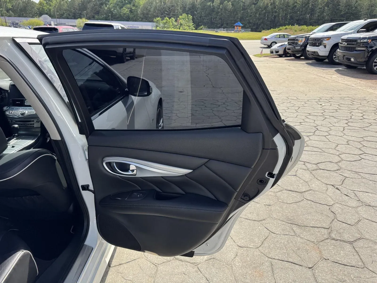 2018 INFINITI Q70 LUXE - Photo 15