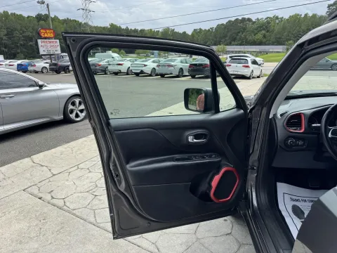 More photos of 2016 Jeep Renegade Trailhawk at Premier Auto Group, NC