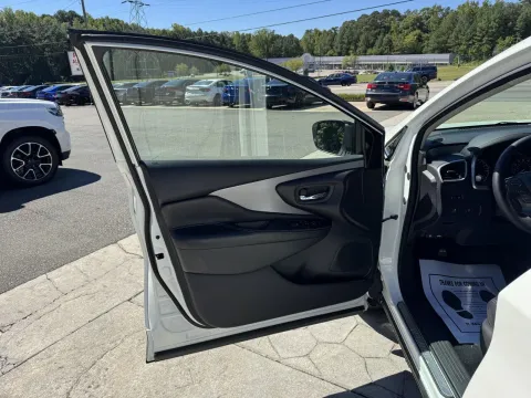 More photos of 2021 Nissan Murano SV at Premier Auto Group, NC