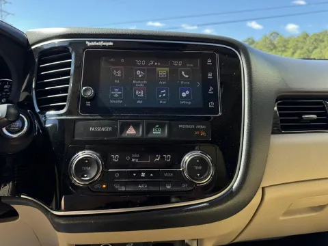 More photos of 2018 Mitsubishi Outlander SEL at Premier Auto Group, NC