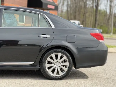 More photos of 2011 Toyota Avalon Limited at Angel Motors Inc, TN