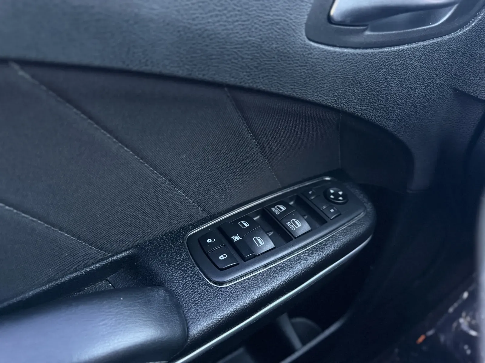 2020 Dodge Charger SXT - Photo 13