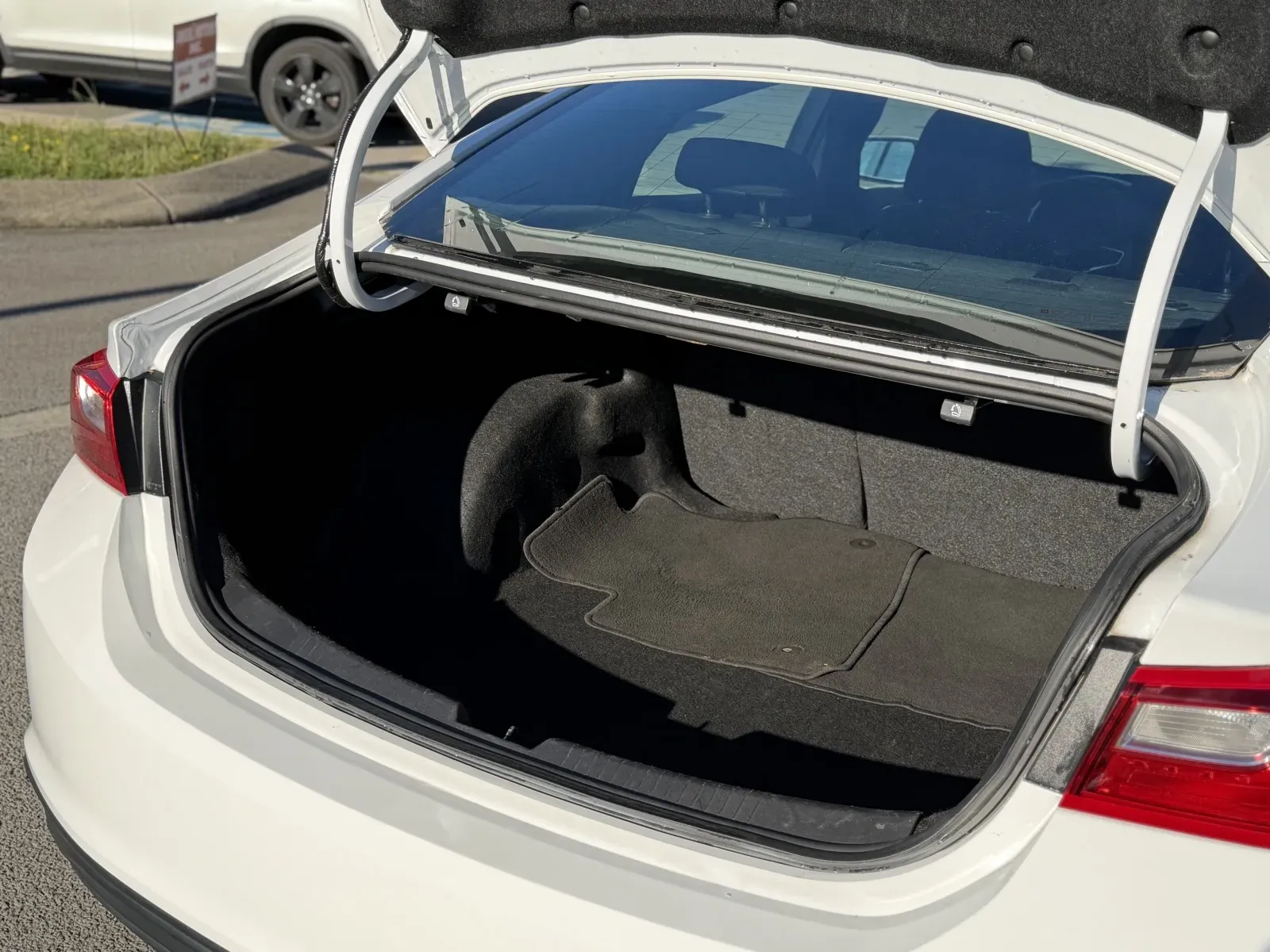 2023 Chevrolet Malibu 1LT - Photo 30