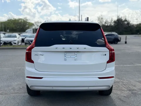 More photos of 2022 Volvo XC90 T5 Momentum at Angel Motors Inc, TN