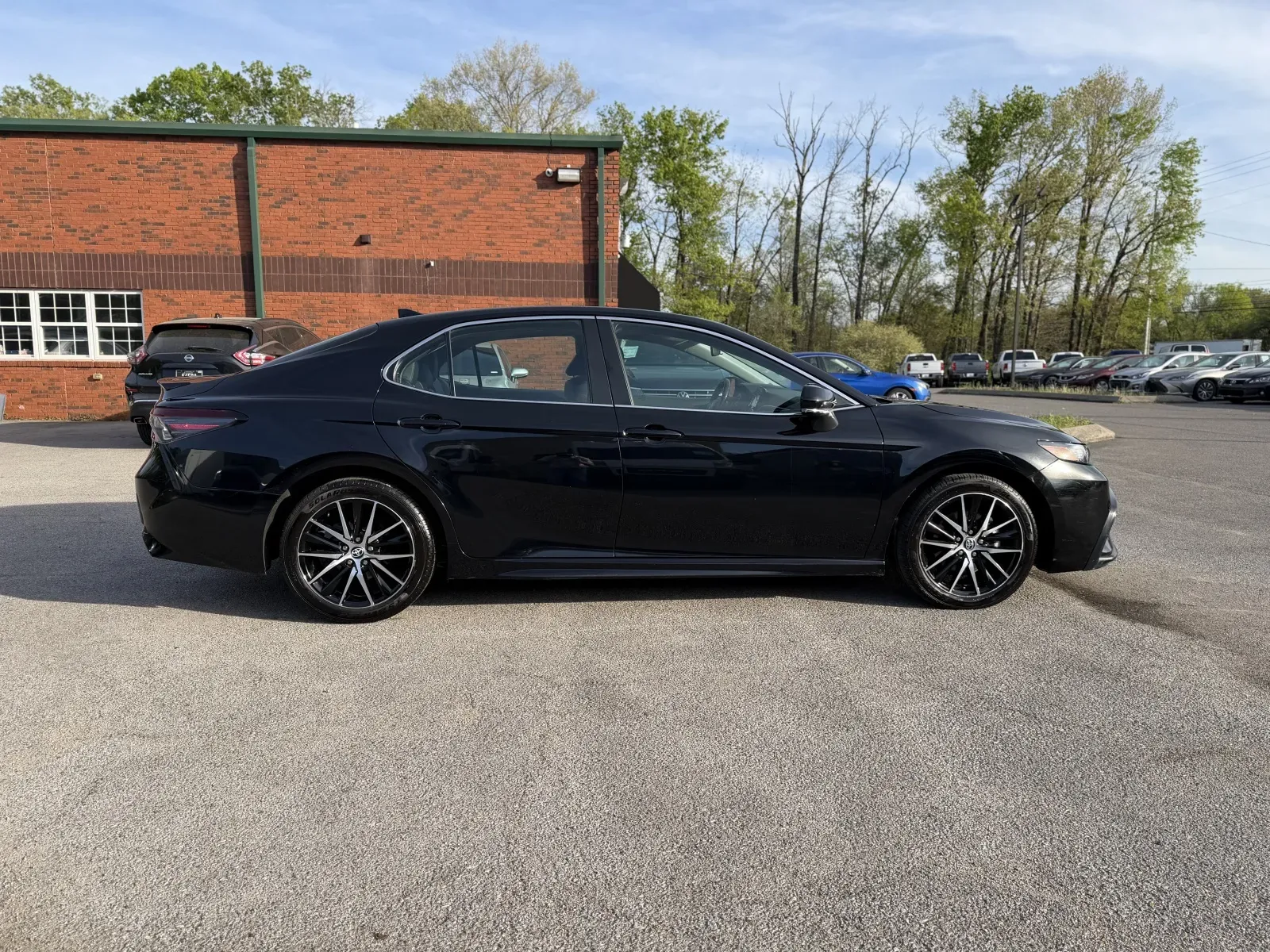 More photos of 2023 Toyota Camry SE at Angel Motors Inc, TN