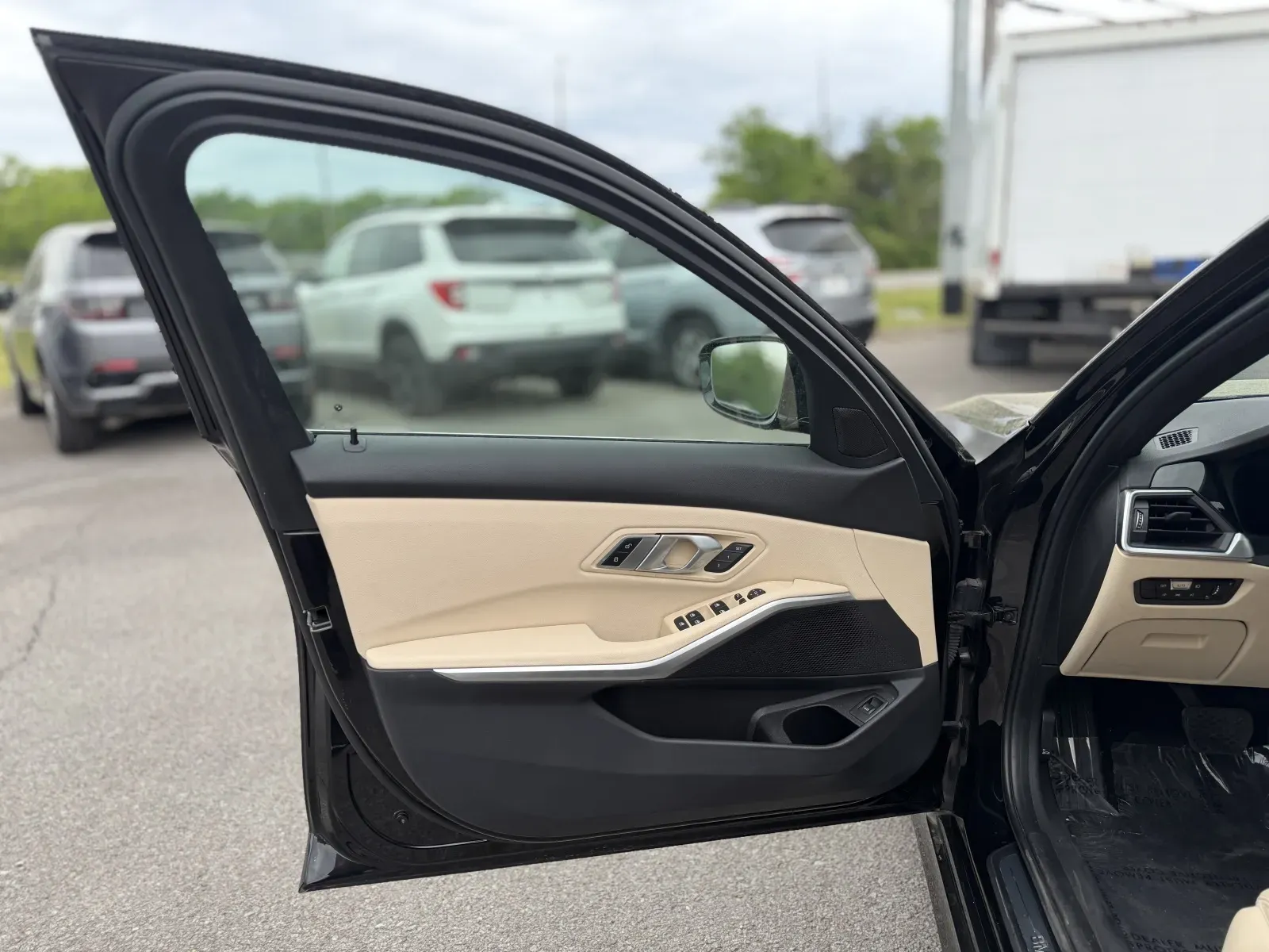 2021 BMW 3 Series 330i - Photo 10