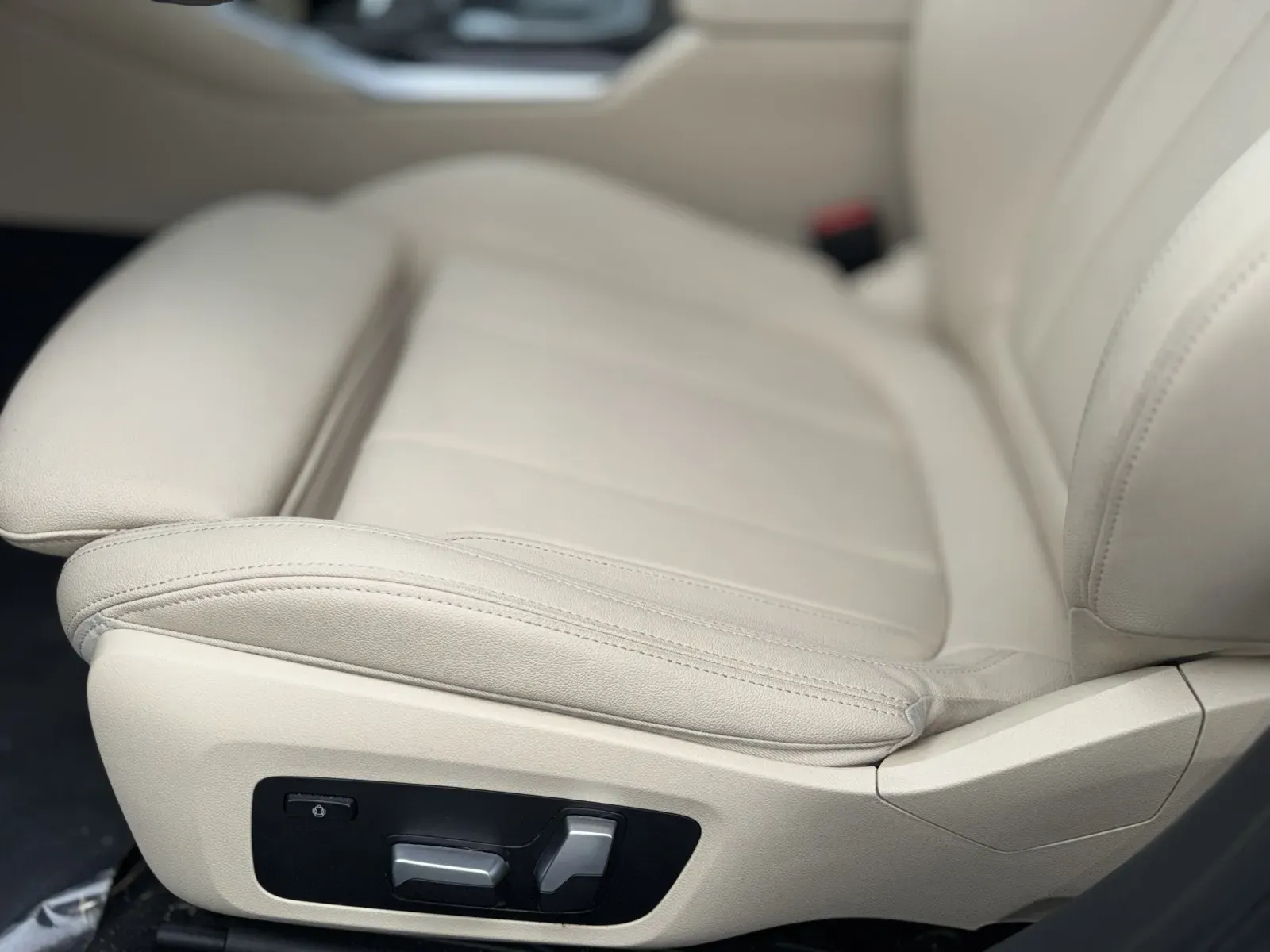2021 BMW 3 Series 330i - Photo 12