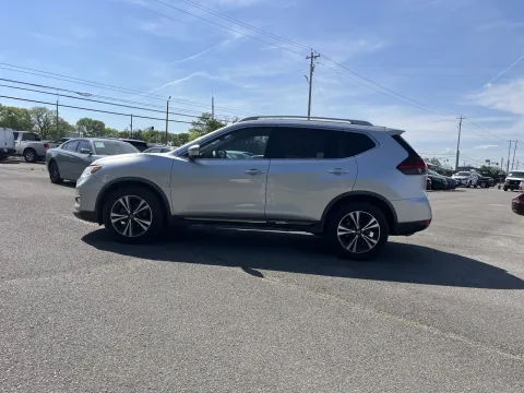 More photos of 2018 Nissan Rogue SL at Angel Motors Inc, TN
