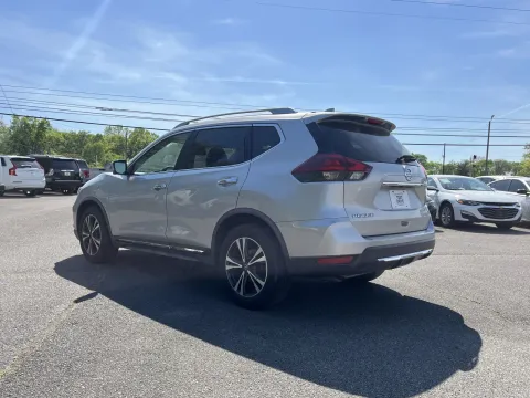More photos of 2018 Nissan Rogue SL at Angel Motors Inc, TN