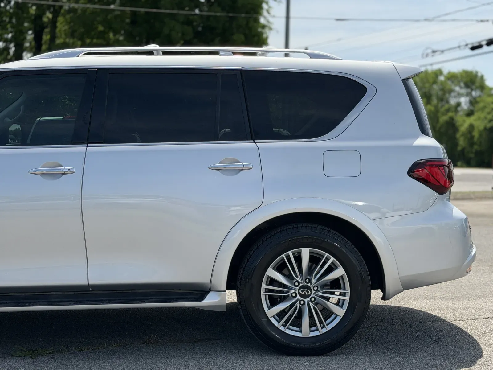 More photos of 2019 INFINITI QX80 Luxe at Angel Motors Inc, TN