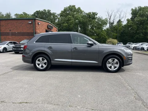 More photos of 2019 Audi Q7 QUATTRO Premium Plus 45 at Angel Motors Inc, TN