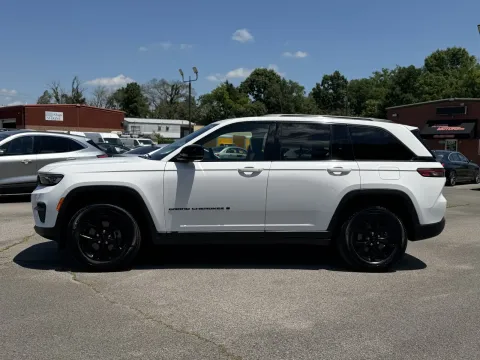 Another view of 2024 Jeep Grand Cherokee Altitude for sale in Smyrna, TN at Angel Motors Inc