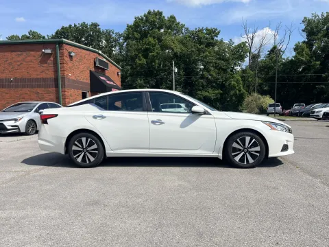 More photos of 2021 Nissan Altima 2.5 SV at Angel Motors Inc, TN