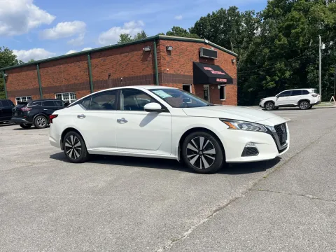 Another view of 2021 Nissan Altima 2.5 SV for sale in Smyrna, TN at Angel Motors Inc