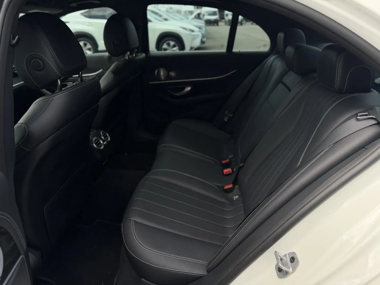 2019 Mercedes-Benz E-Class E300 - Photo 11