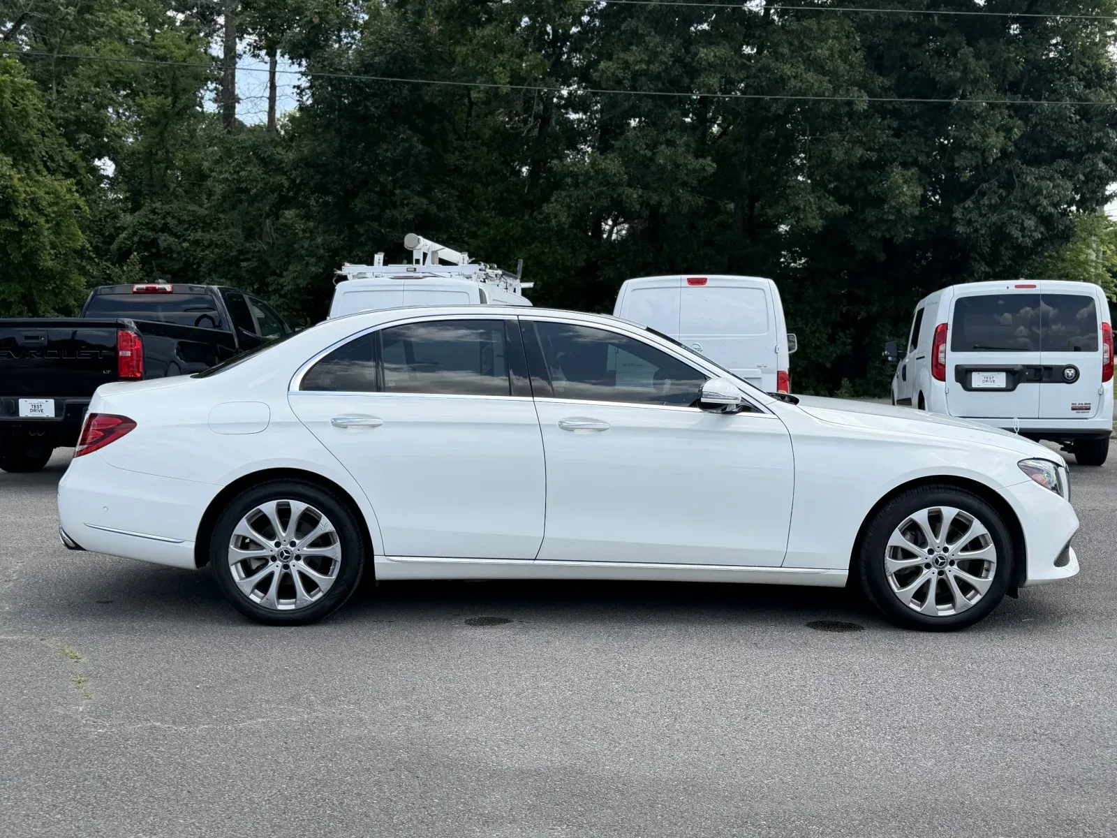 2019 Mercedes-Benz E-Class E300 - Photo 6