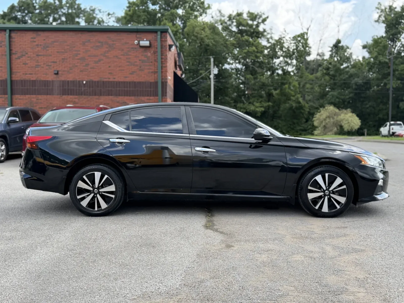 More photos of 2021 Nissan Altima 2.5 SV at Angel Motors Inc, TN