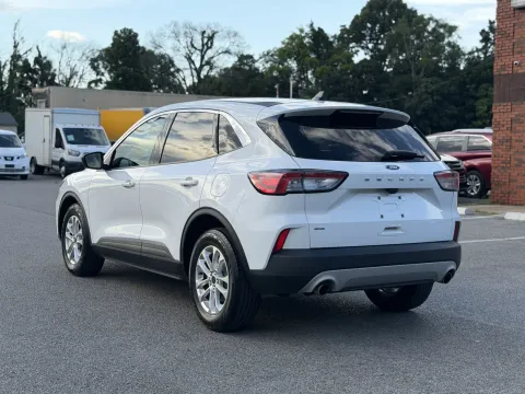 More photos of 2022 Ford Escape SE at Angel Motors Inc, TN