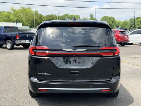 More photos of 2023 Chrysler Pacifica Touring at Angel Motors Inc, TN
