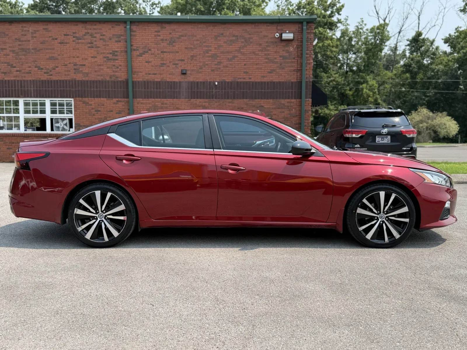 More photos of 2020 Nissan Altima 2.5 SR at Angel Motors Inc, TN