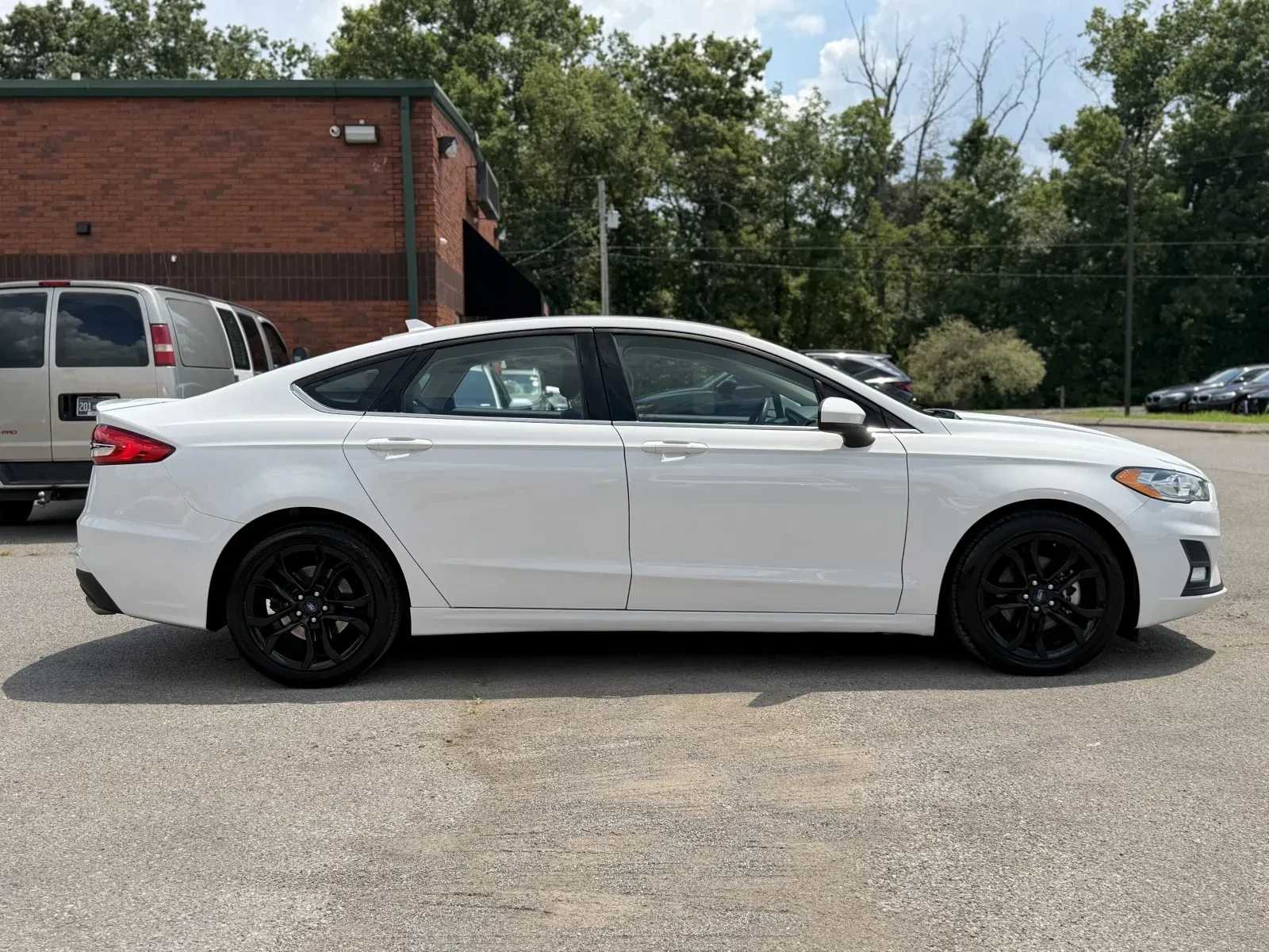 More photos of 2019 Ford Fusion SE at Angel Motors Inc, TN