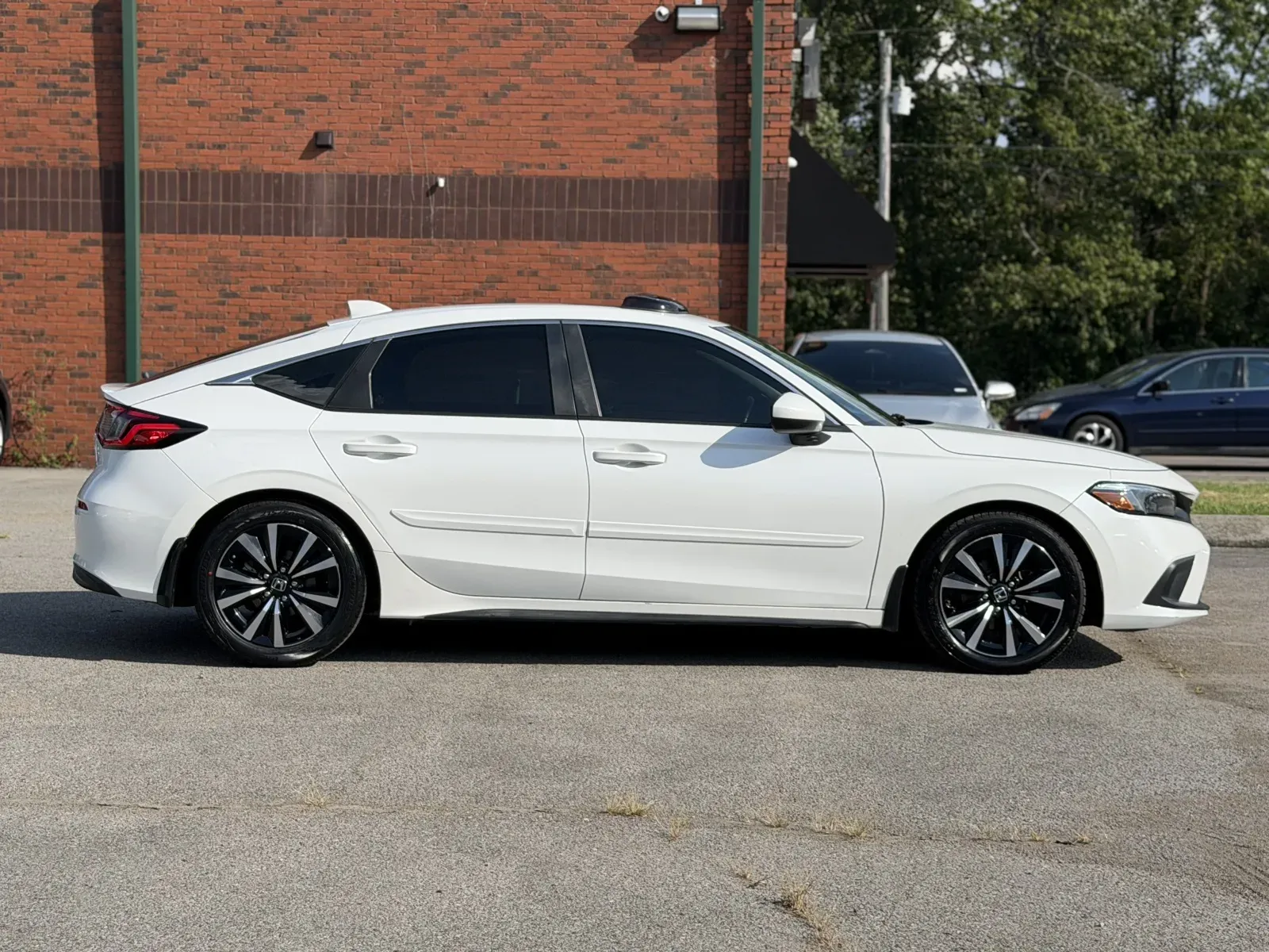More photos of 2022 Honda Civic EX-L at Angel Motors Inc, TN