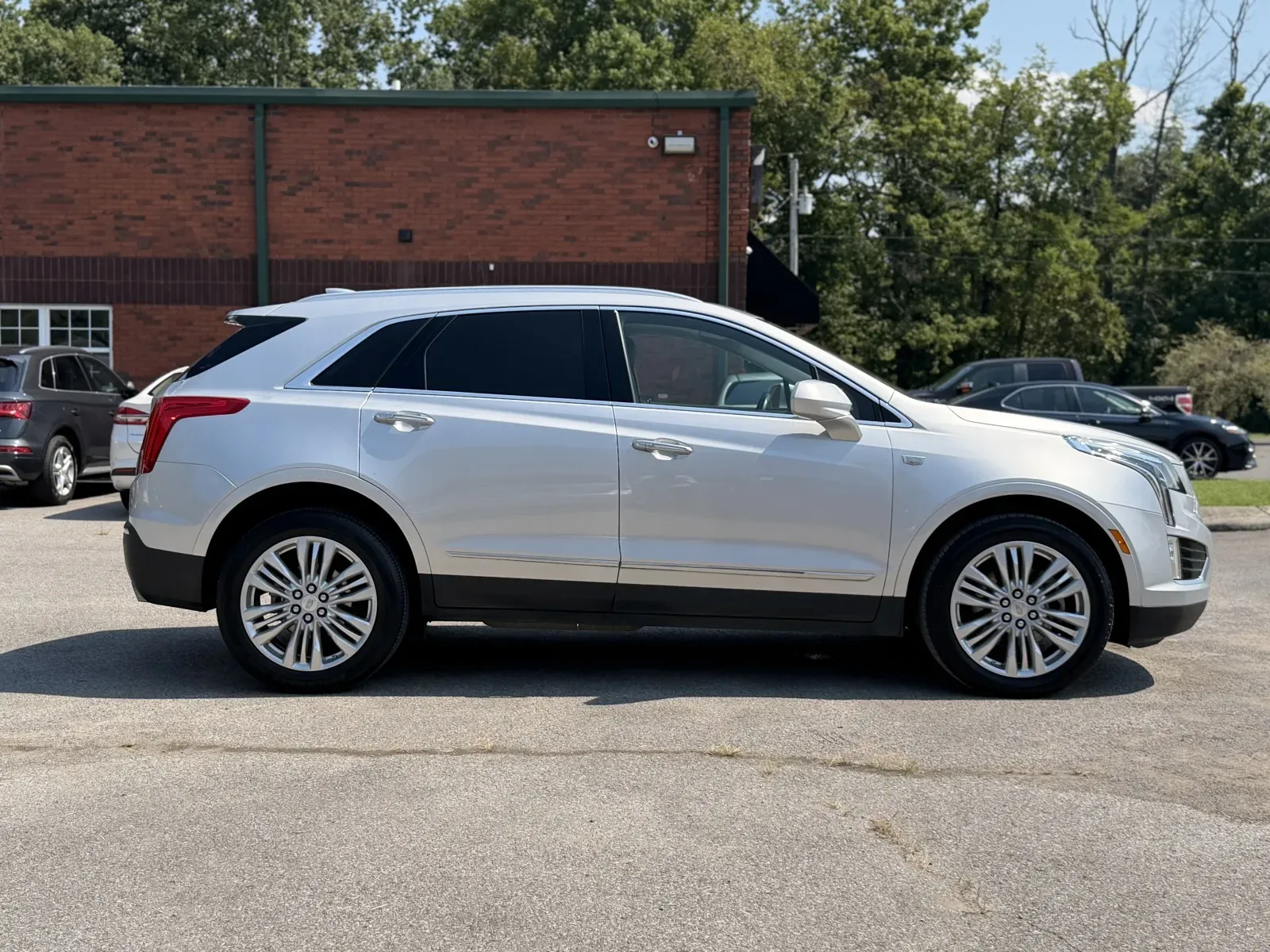 More photos of 2019 Cadillac XT5 Premium Luxury at Angel Motors Inc, TN