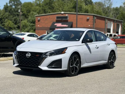 Photos of 2025 Nissan Altima 2.5 SR for sale in Smyrna, TN at Angel Motors Inc