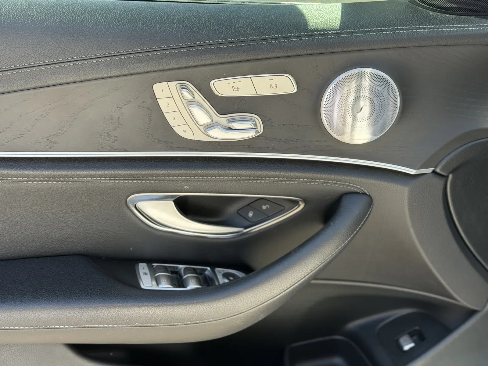 2019 Mercedes-Benz E-Class E300 - Photo 10