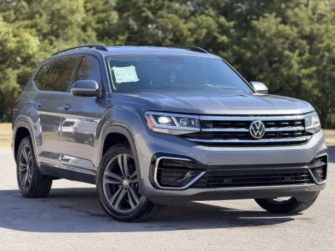 More photos of 2021 Volkswagen Atlas V6 SE R-Line at Angel Motors Inc, TN